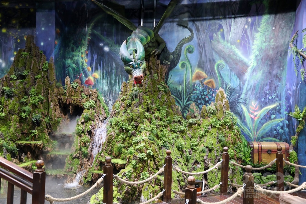 科技展廳設(shè)計中如何利用可視化和互動展示方式吸引參觀者？