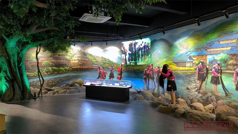 VR展館設(shè)計(jì)中如何結(jié)合虛擬現(xiàn)實(shí)和增強(qiáng)現(xiàn)實(shí)技術(shù)？